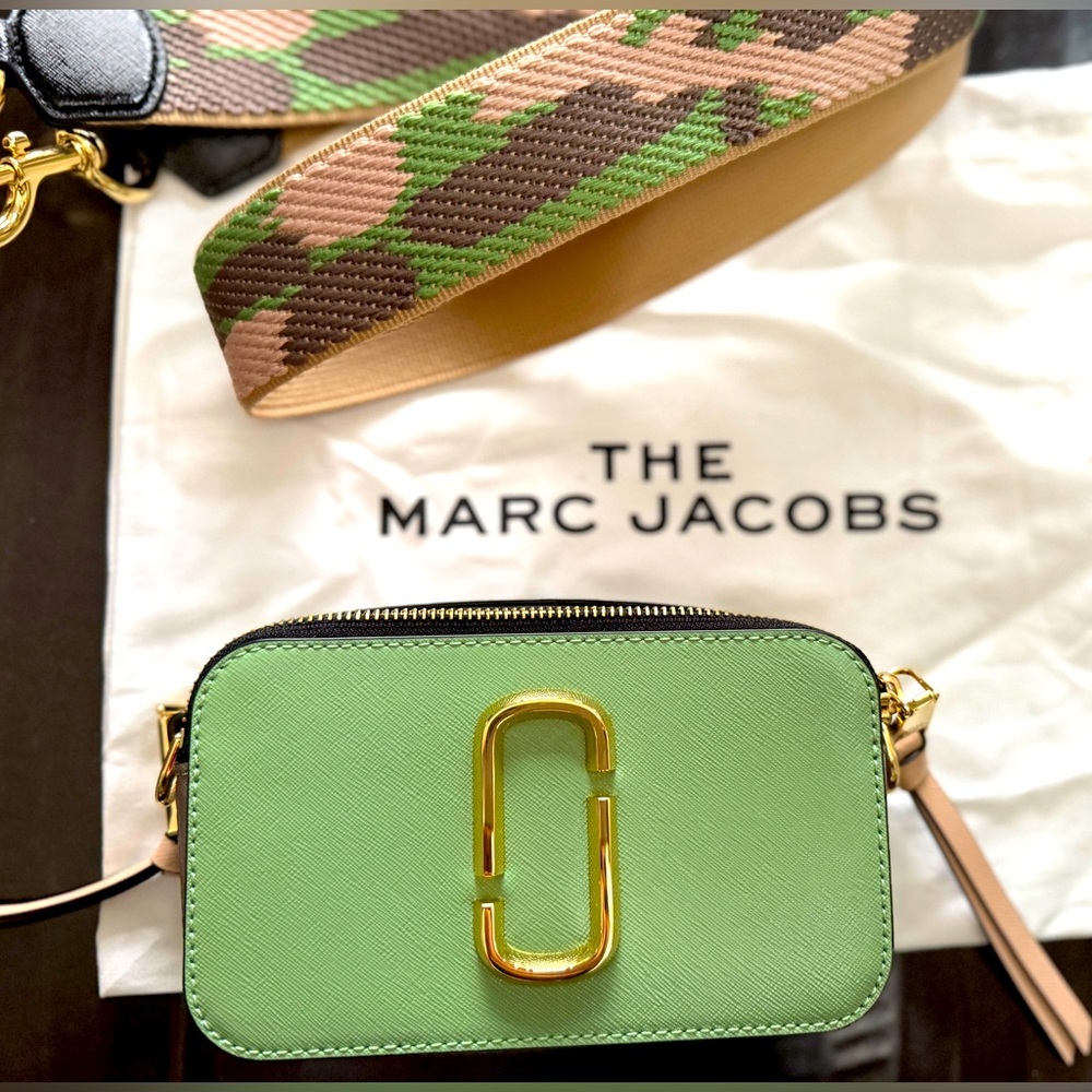 Marc Jacobs Snapshot Small Leather Camera Bag Green
 new-No signs of wear& tear